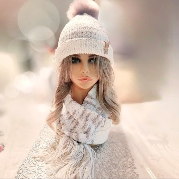 Peaches & Cream Hat and Scarf Winter Set in Cream and Tan Tones, Women's/Teens - Picture 16 of 16